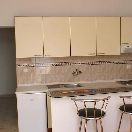 Studio Milna 3074e